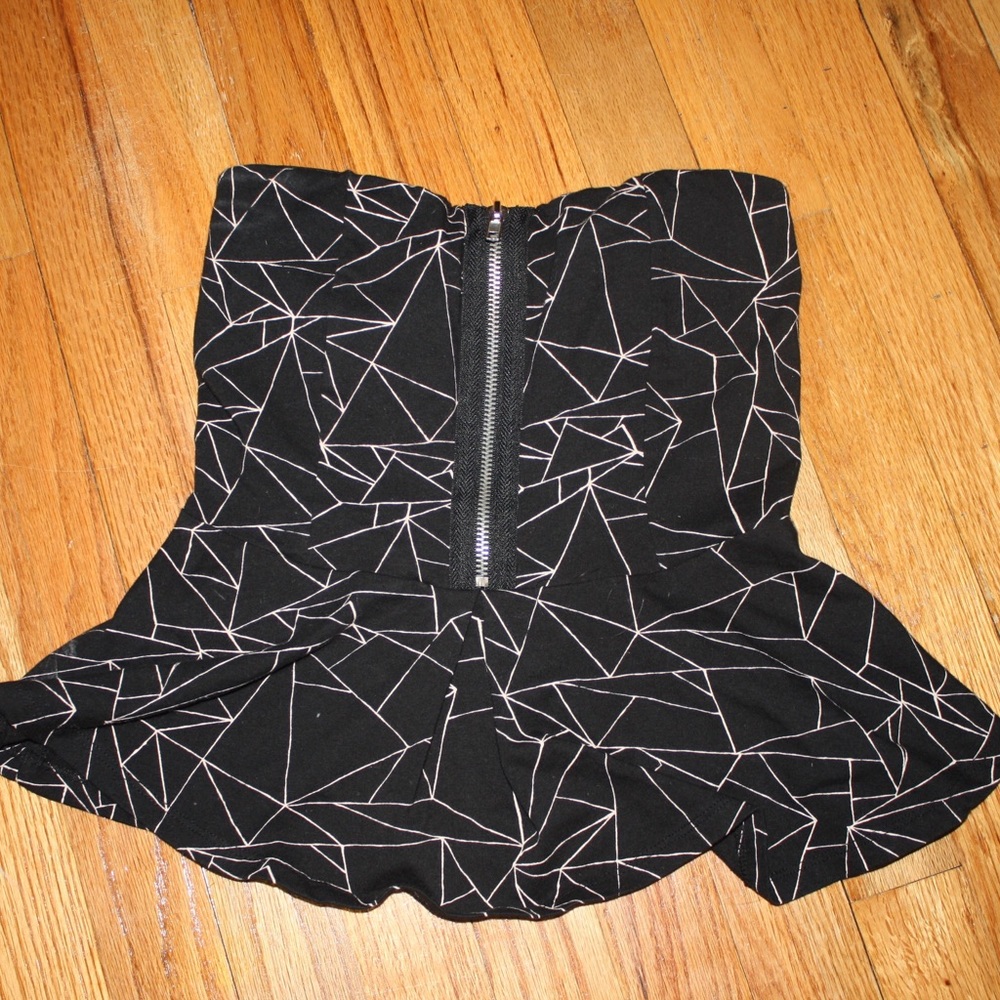 Women’s Black Strapless Zip Up Top